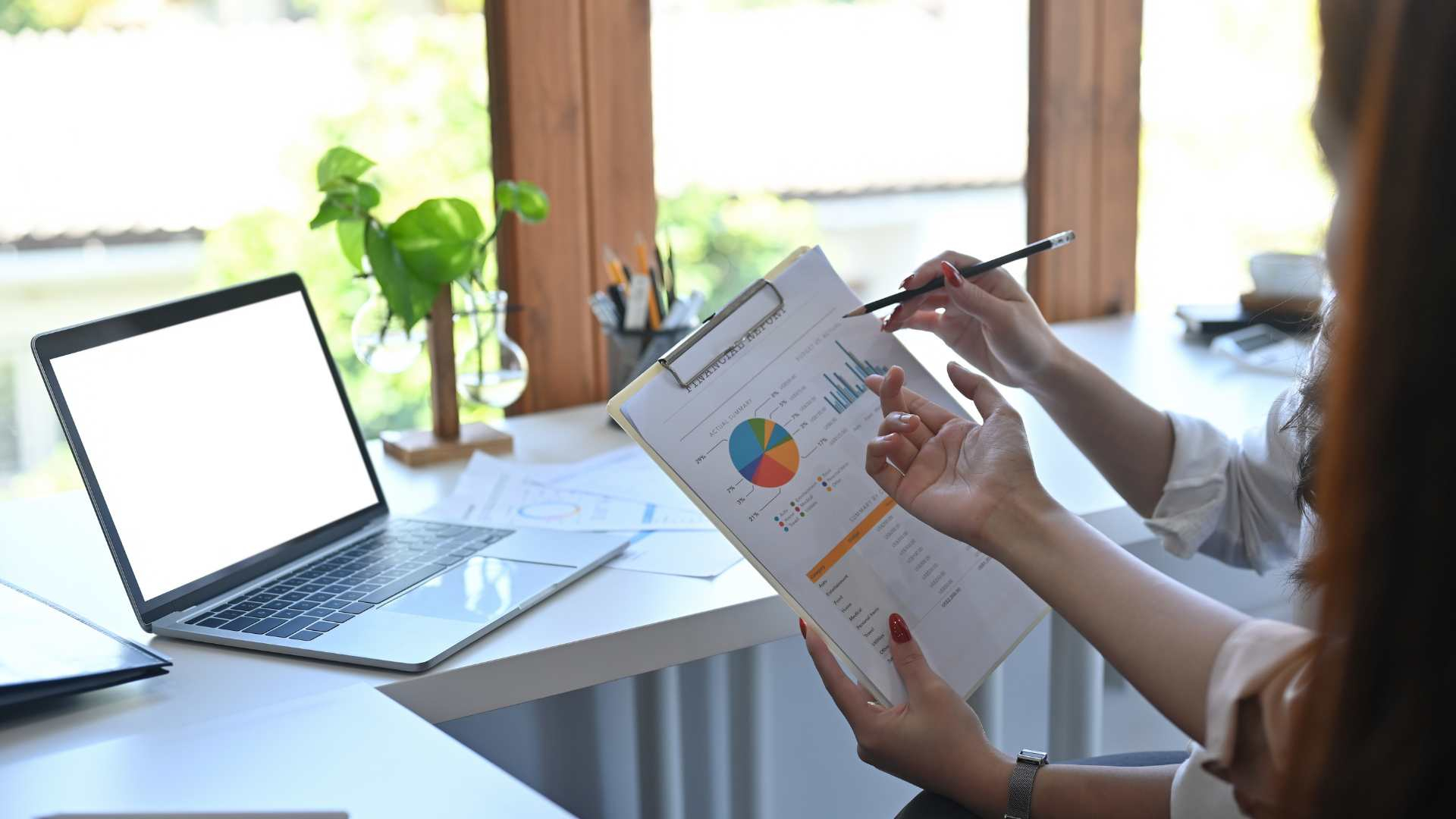 Jak projektowanie stron www i wsparcie wirtualnej asystentki mogą odmienić Twój biznes — nie tylko online